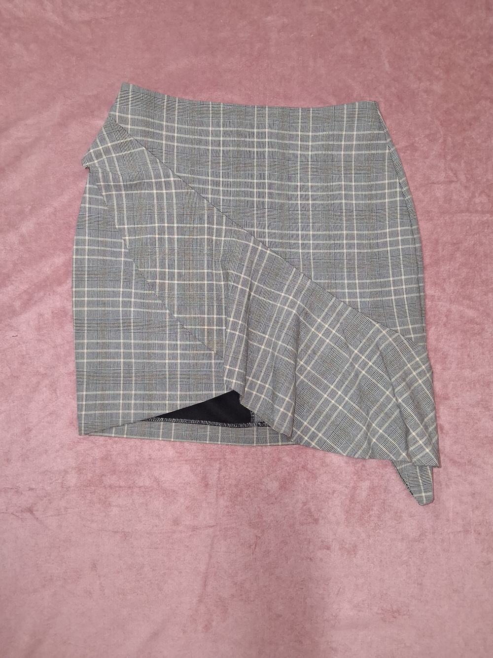 H&M Gray Plaid Asymmetrical Mini Skirt